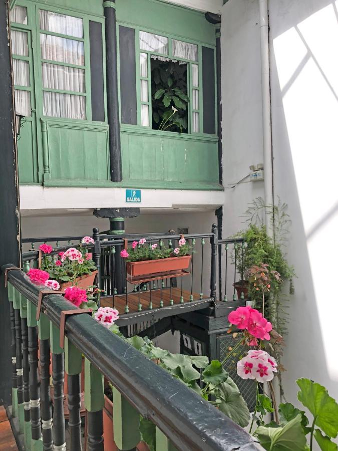Hostal Latina クエンカ エクステリア 写真