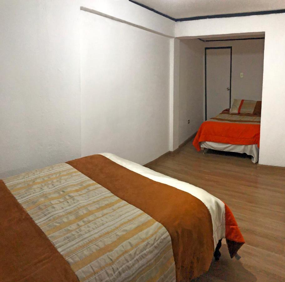 Hostal Latina クエンカ エクステリア 写真