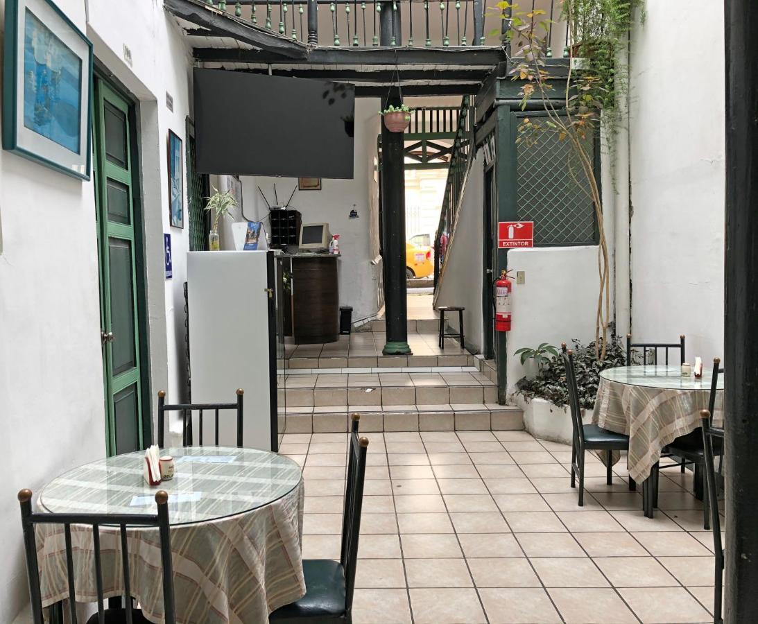 Hostal Latina クエンカ エクステリア 写真