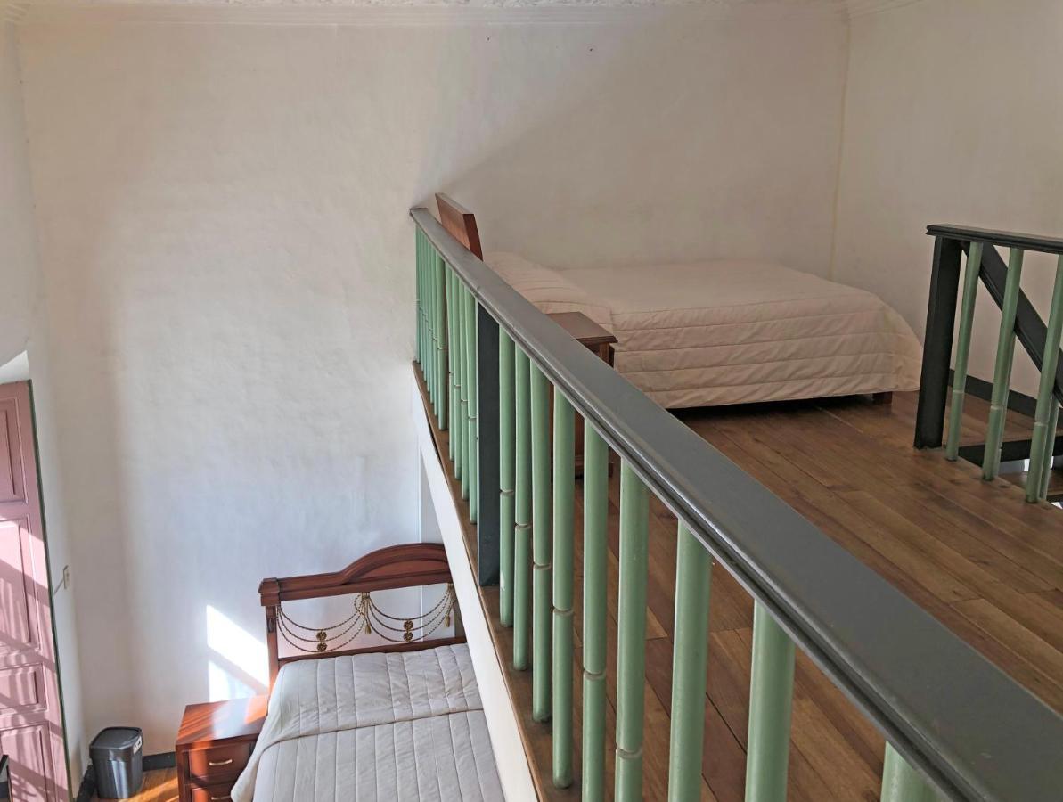 Hostal Latina クエンカ エクステリア 写真