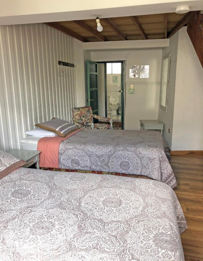 Hostal Latina クエンカ エクステリア 写真