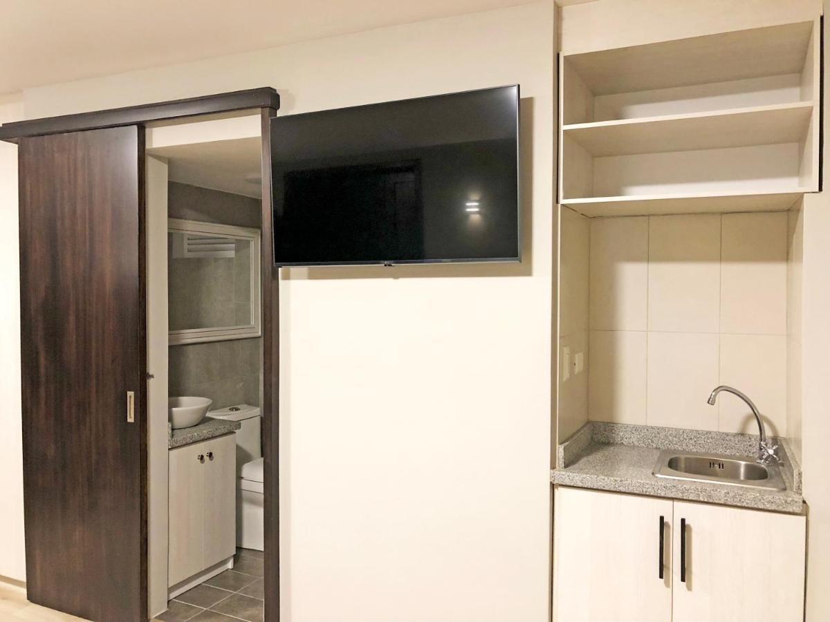 Hostal Latina クエンカ エクステリア 写真